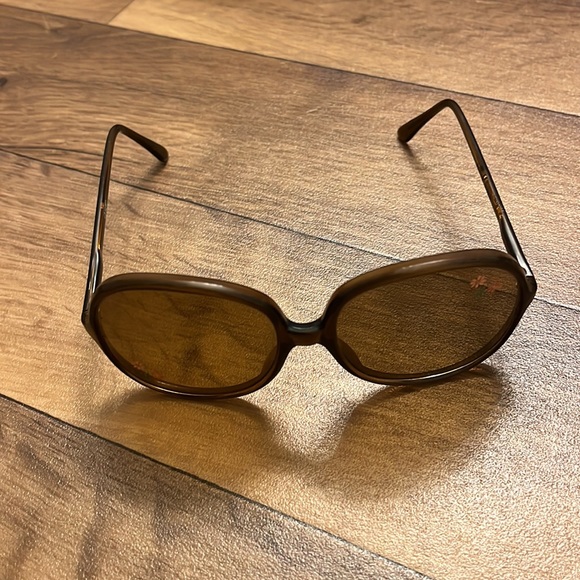 Women’s vintage 1970s sunglasses. - Picture 4 of 5